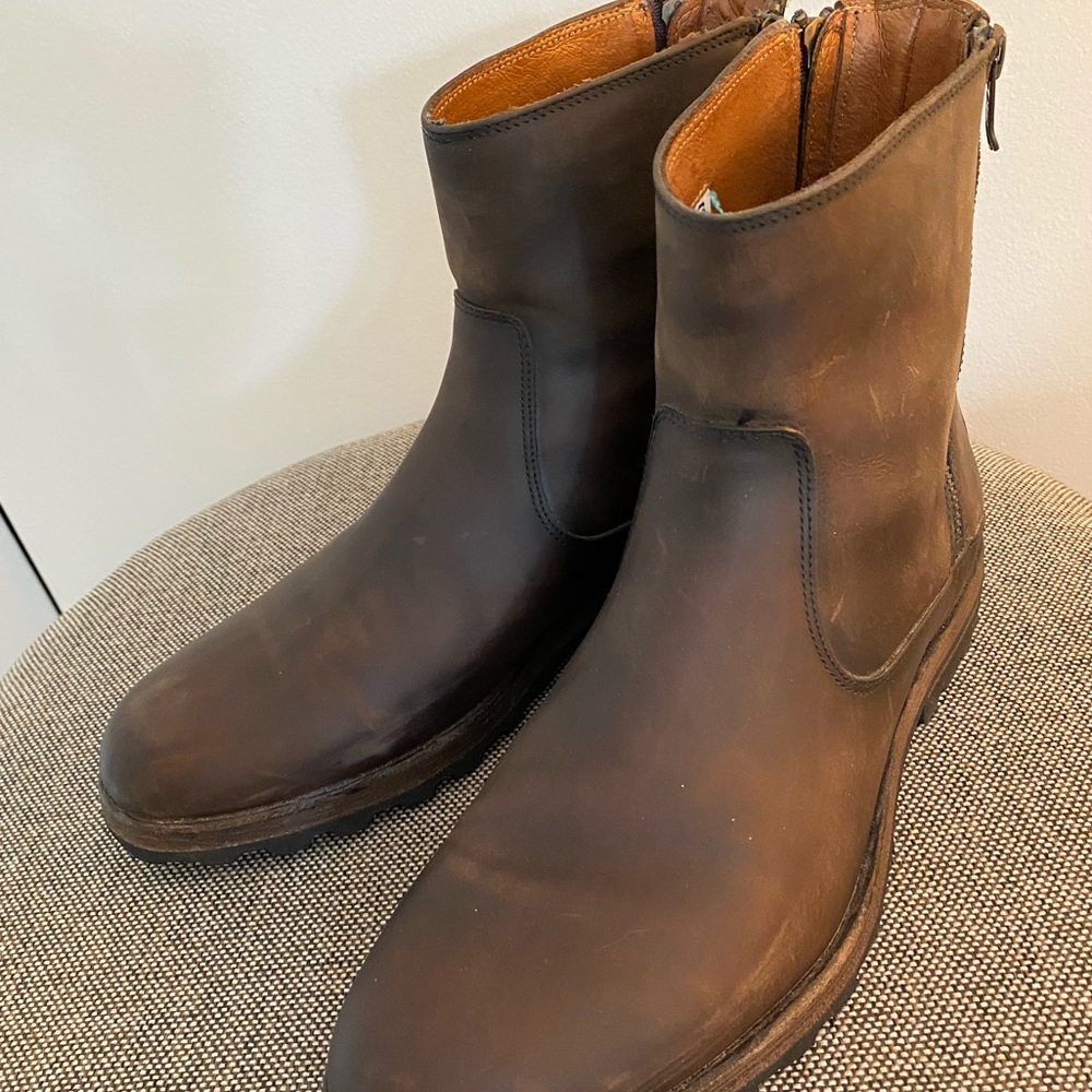 Men’s leather boots